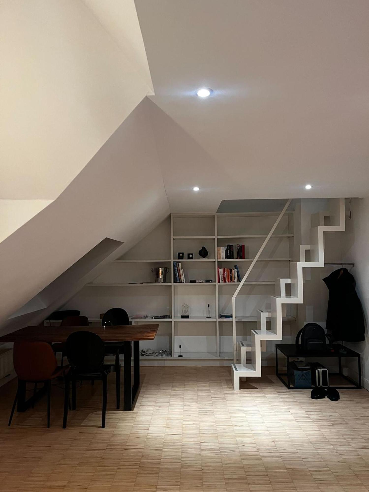 Obk Lodge: Designer Duplex In Oberkassel, Close To River Rhine, Areal Boehler And Messe Apartment *